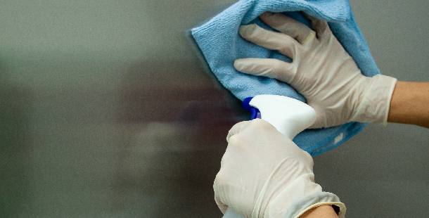 Vodic-Ciscenje-i-zastita-povrsina-od-nerdjajuceg-celika