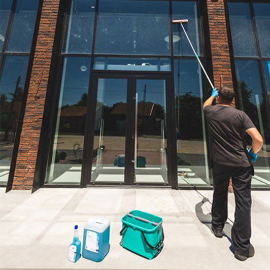 sredstvo-za-ciscenje-staklenih-povrsina-window-clean-2