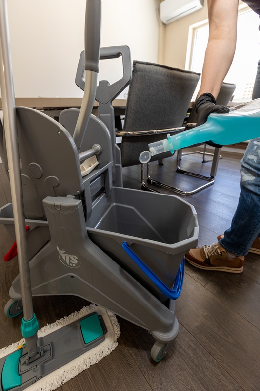 sredstvo za podove sa mirisom