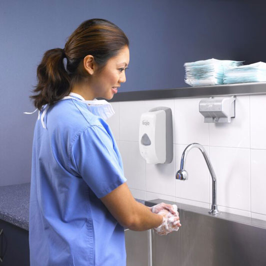 beskontaktni-dozator-za-sapun-u-peni-gojo-tfx-3