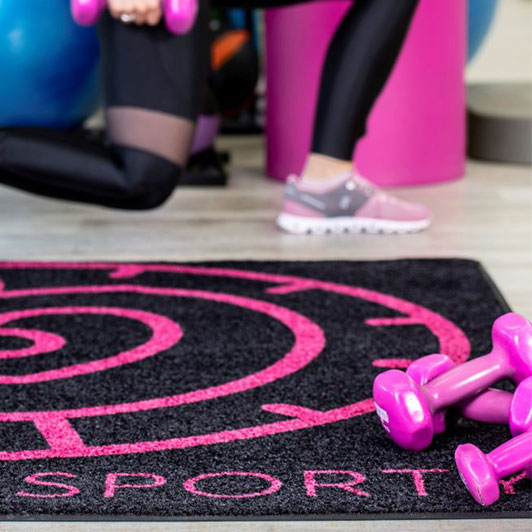 unutrasnji-otirac-sa-logotipom-print-6-scaled