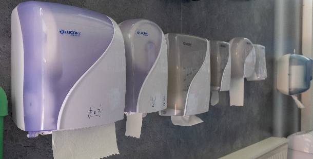 dozatori-za-ubruse-i-toaletni-papir