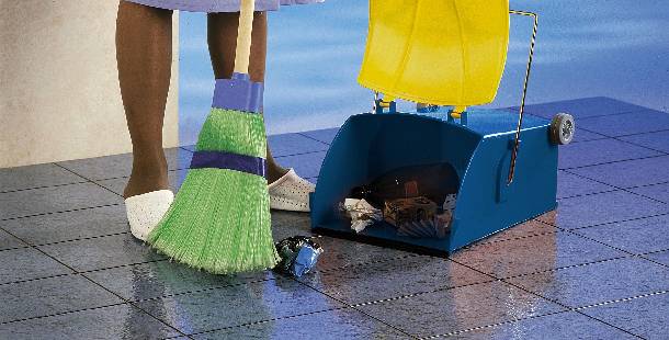metla-i-djubrovnika-za-skupljanje-suvog-otpada